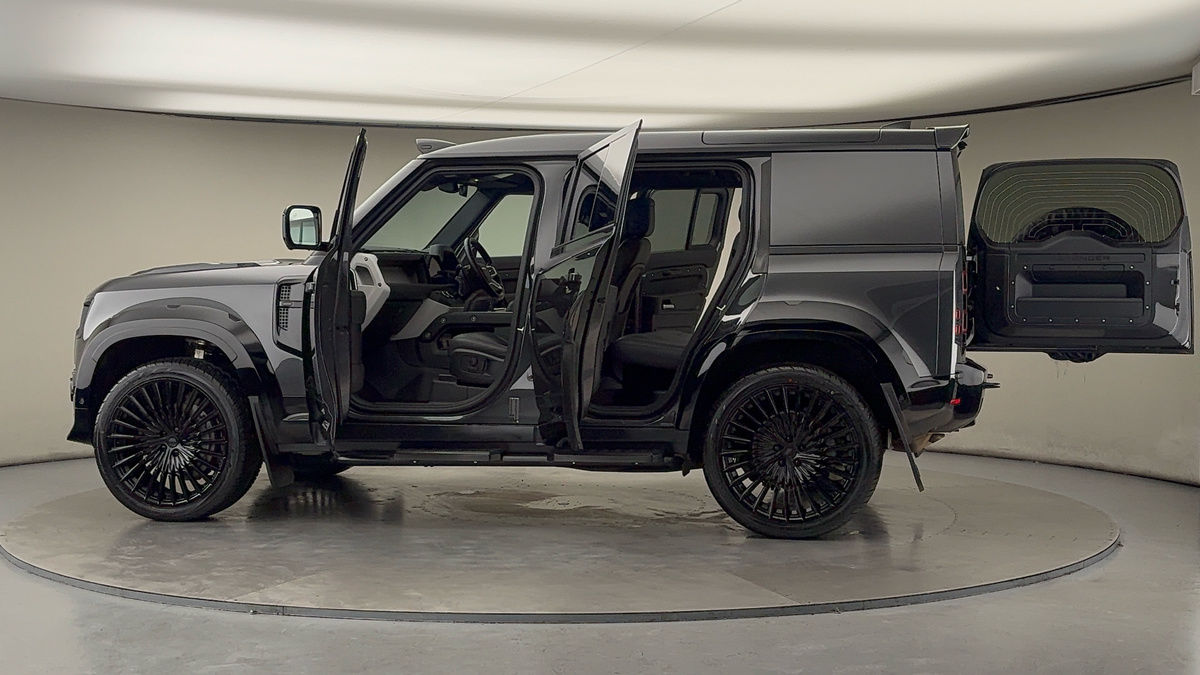 More views of Land Rover Defender 110