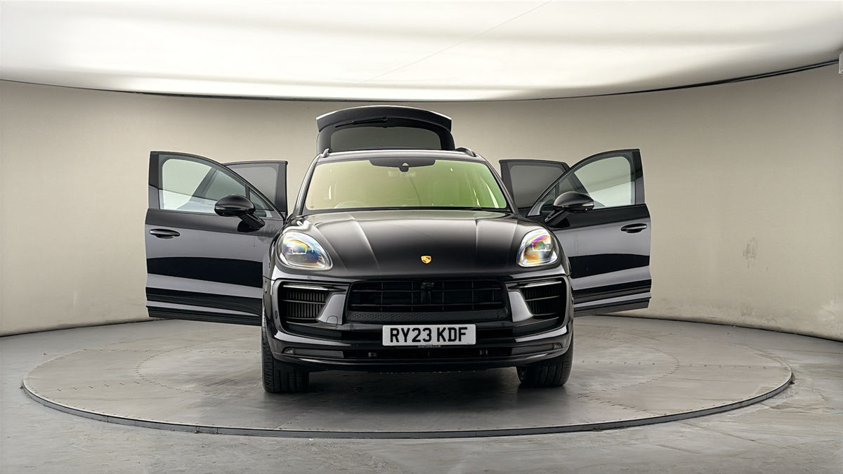 More views of Porsche Macan