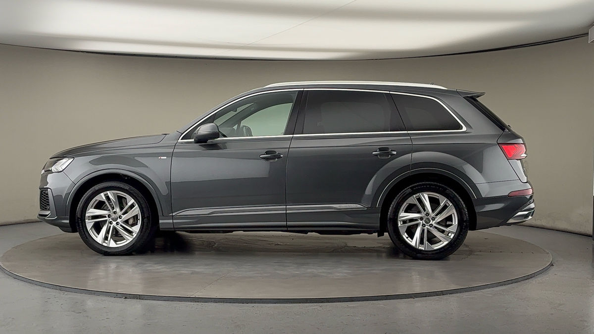 More views of Audi Q7