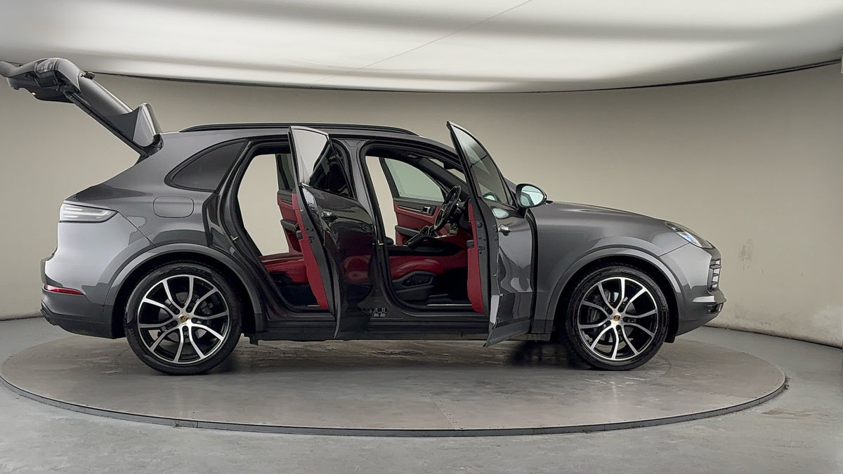 More views of Porsche Cayenne