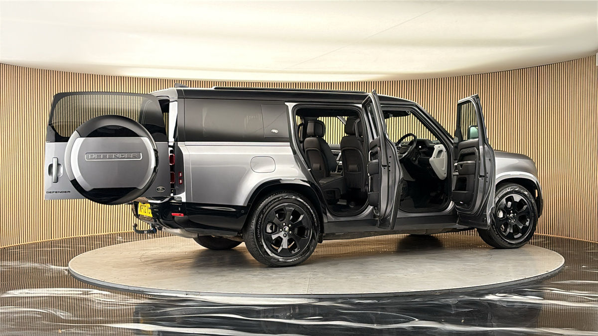 More views of Land Rover Defender 130