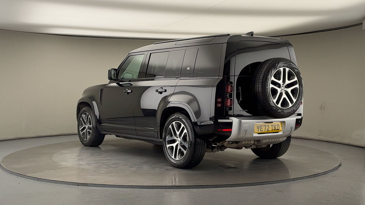 Land Rover Defender 110 Image 2