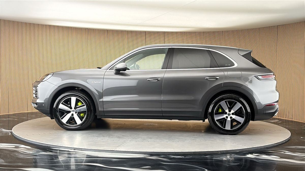 More views of Porsche Cayenne