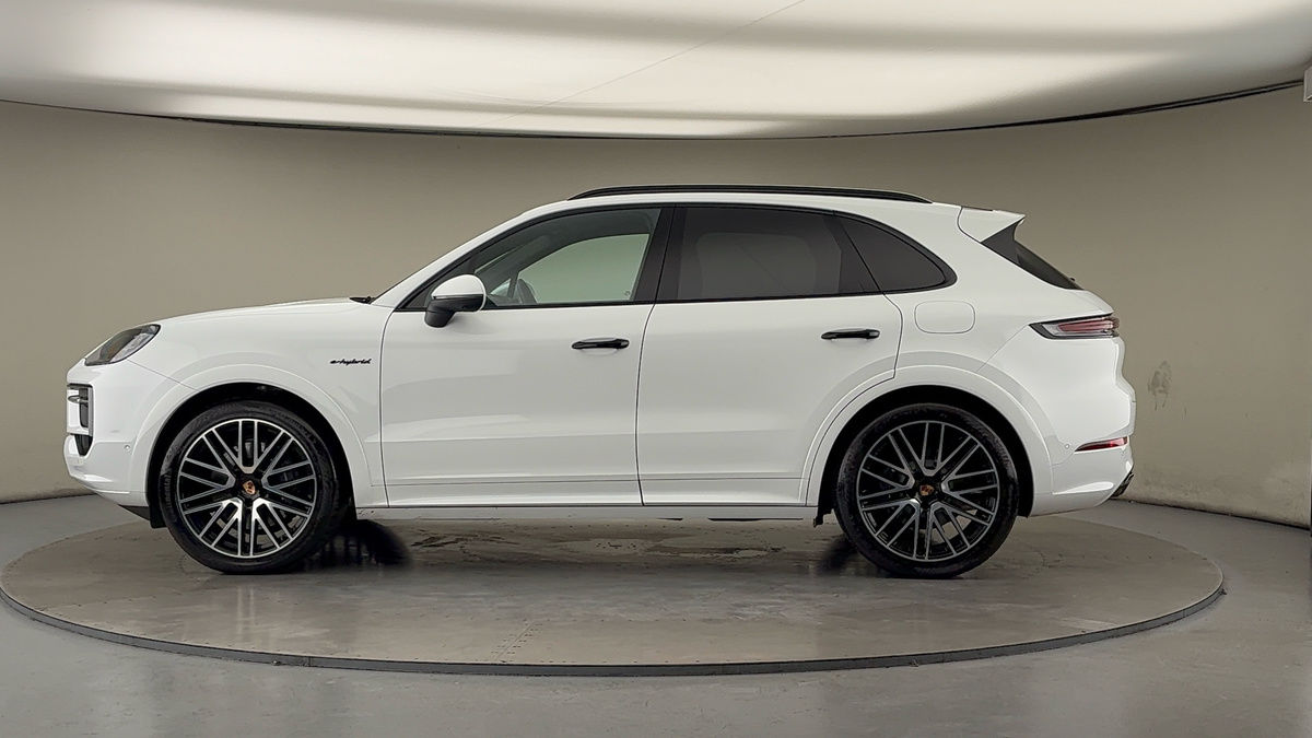 Porsche Cayenne Image 15