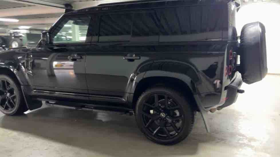 More views of Land Rover Defender 110