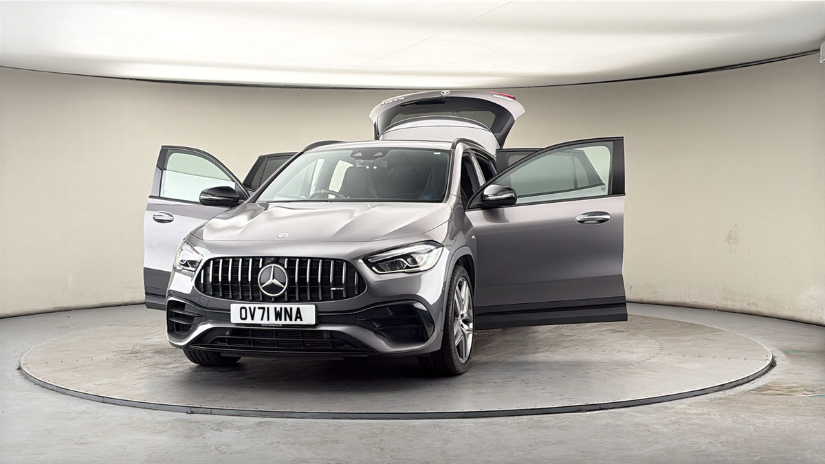 More views of Mercedes-Benz GLA