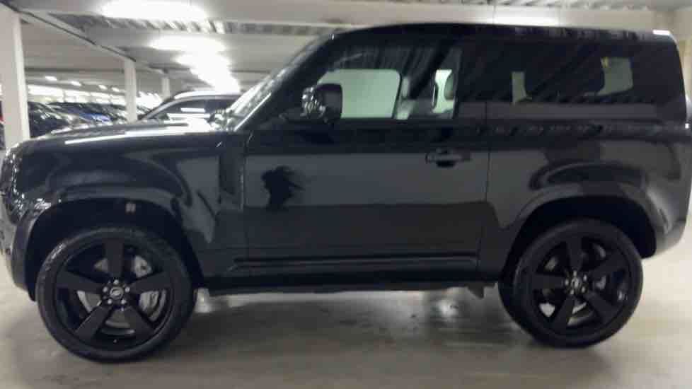 More views of Land Rover Defender 90