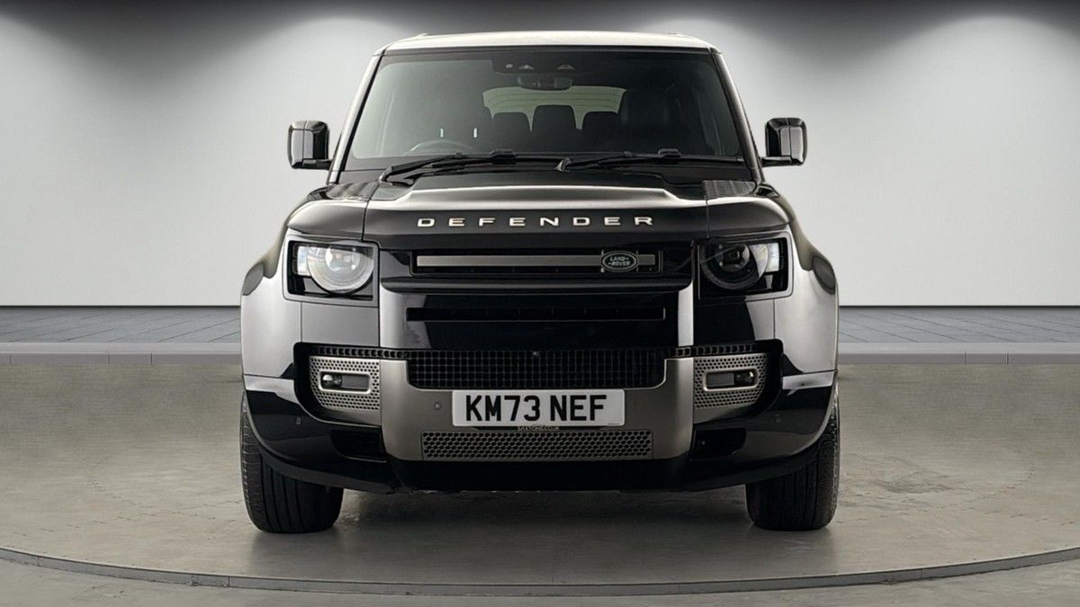 Land Rover Defender 110 Image 3