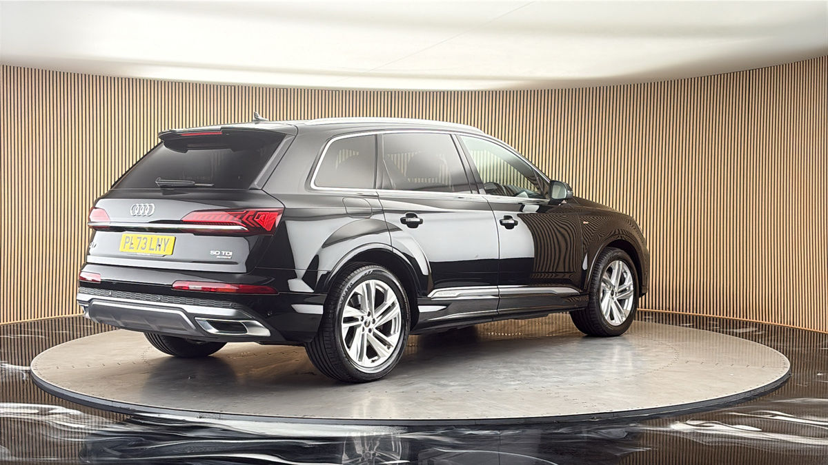 Audi Q7 Image 21