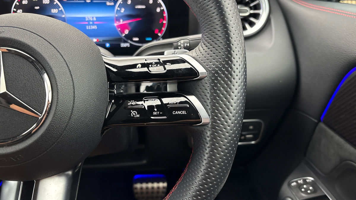 Mercedes-Benz GLA Image 14