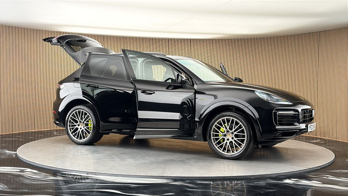 More views of Porsche Cayenne