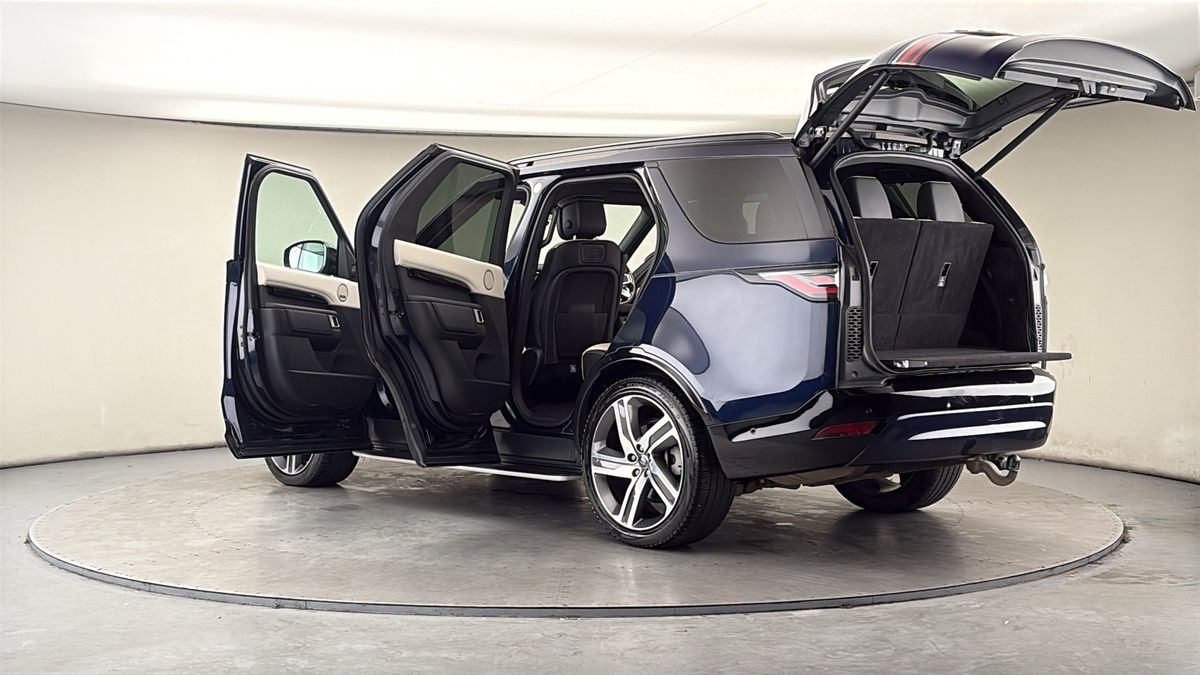 More views of Land Rover Discovery