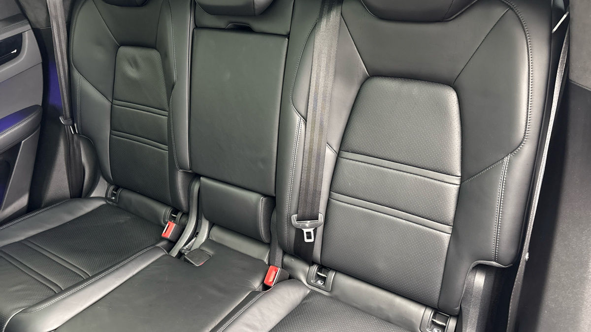 Porsche Cayenne Image 8