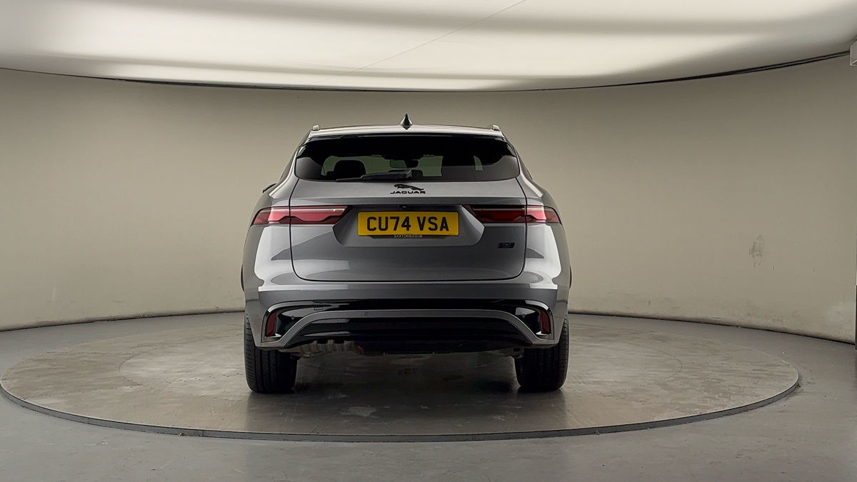 Jaguar F-PACE Image 4