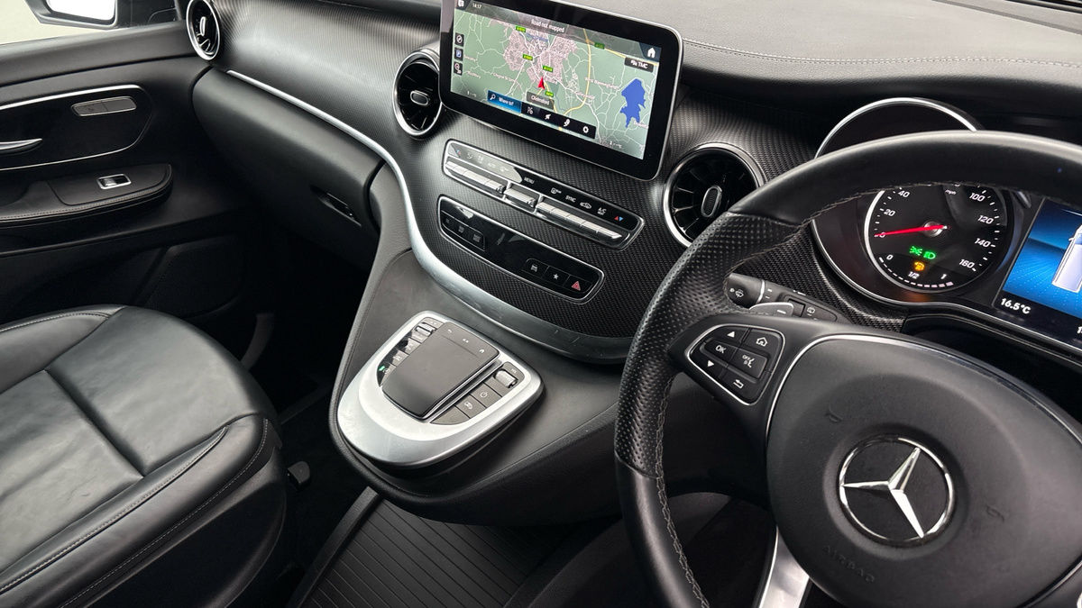 Mercedes-Benz V Class Image 18