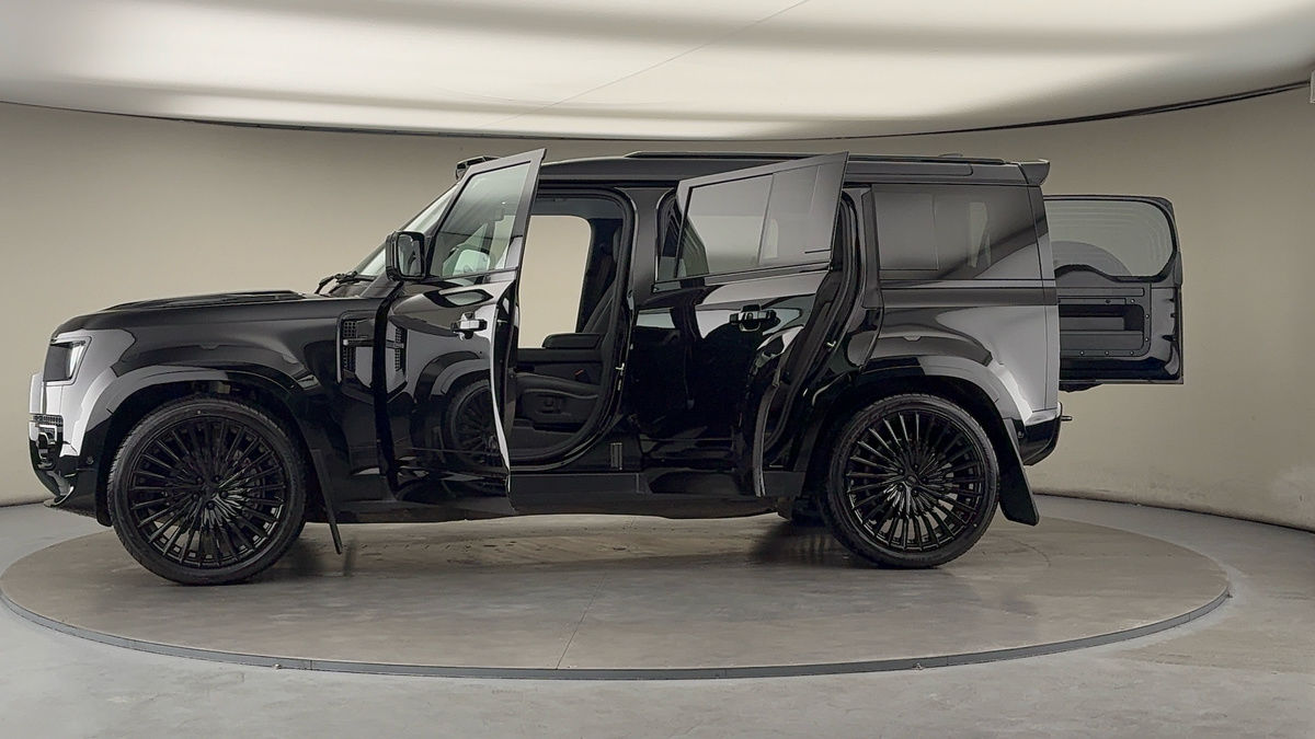 More views of Land Rover Defender 110