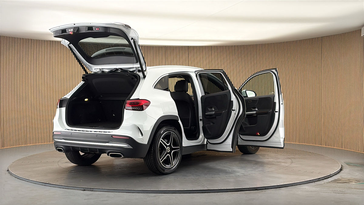 More views of Mercedes-Benz GLA