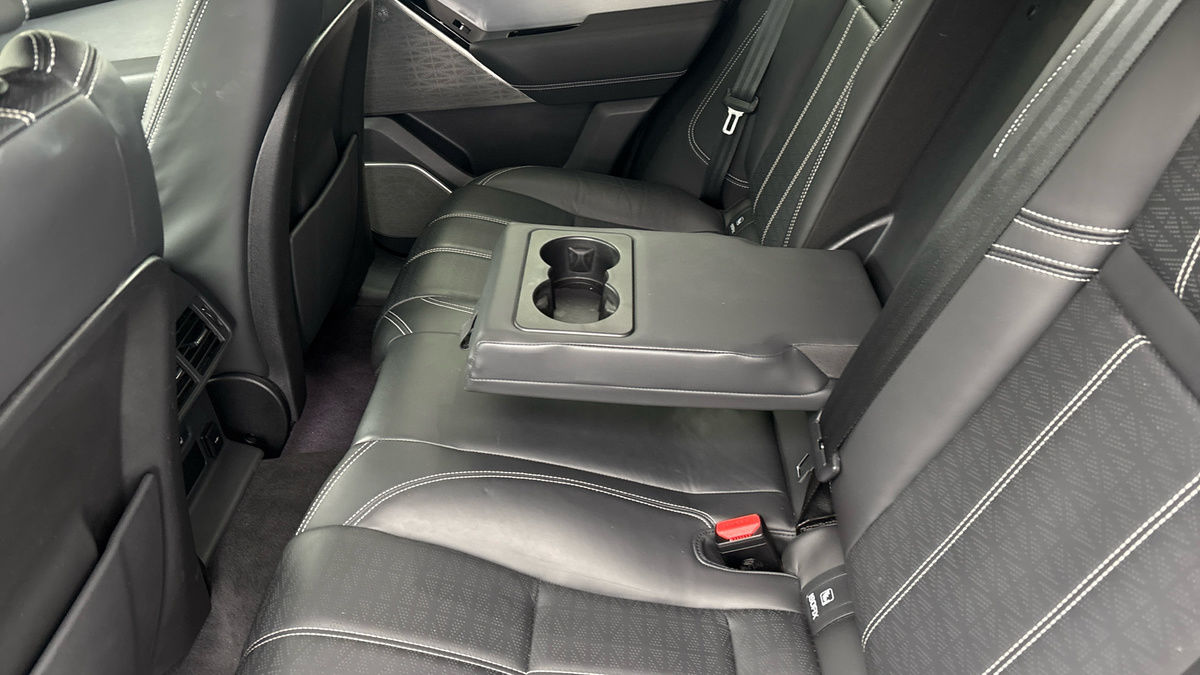 Land Rover Range Rover Velar Image 15