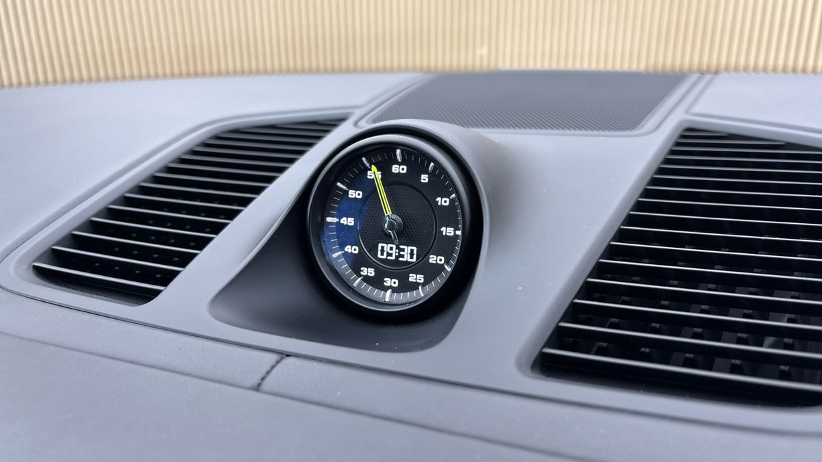 Porsche Cayenne Image 30