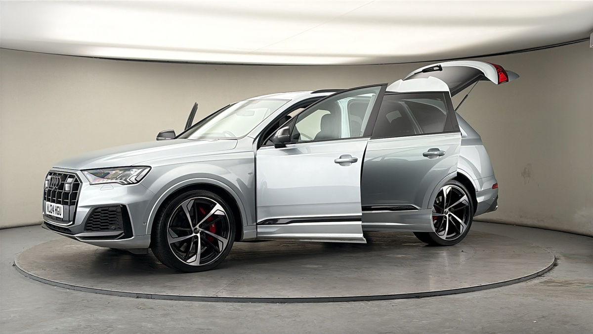 More views of Audi SQ7