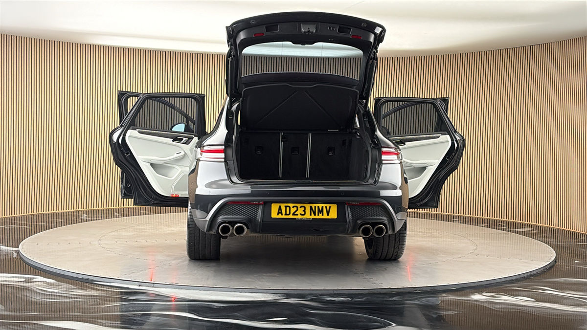 More views of Porsche Macan