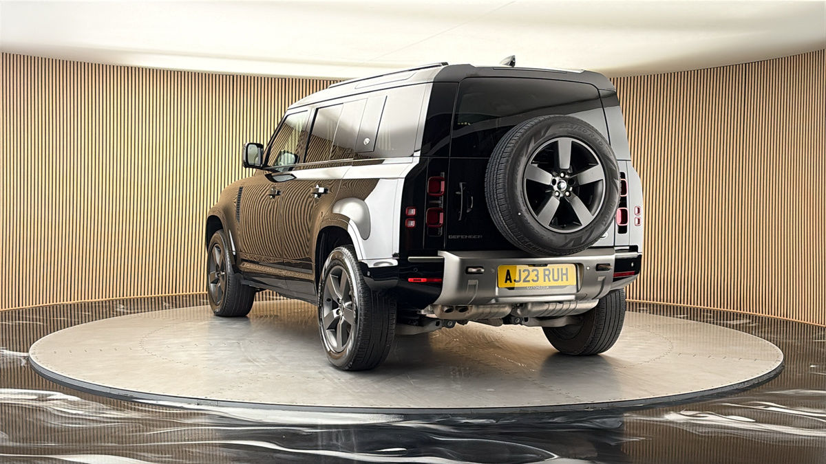 More views of Land Rover Defender 110
