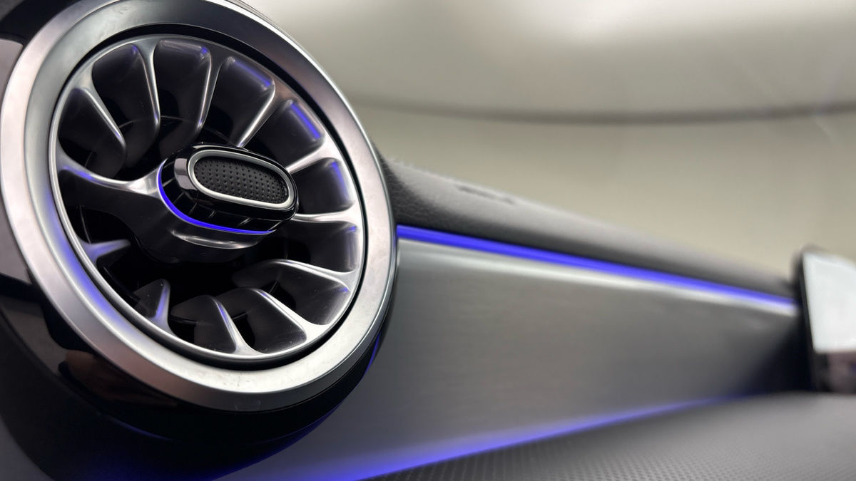 Mercedes-Benz CLA Image 26