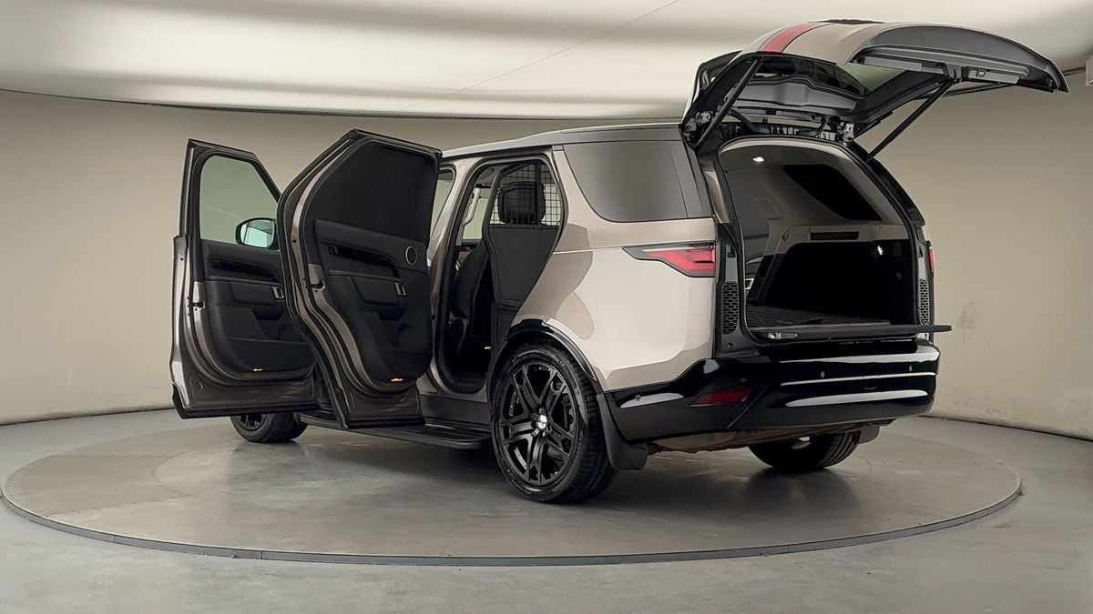 More views of Land Rover Discovery