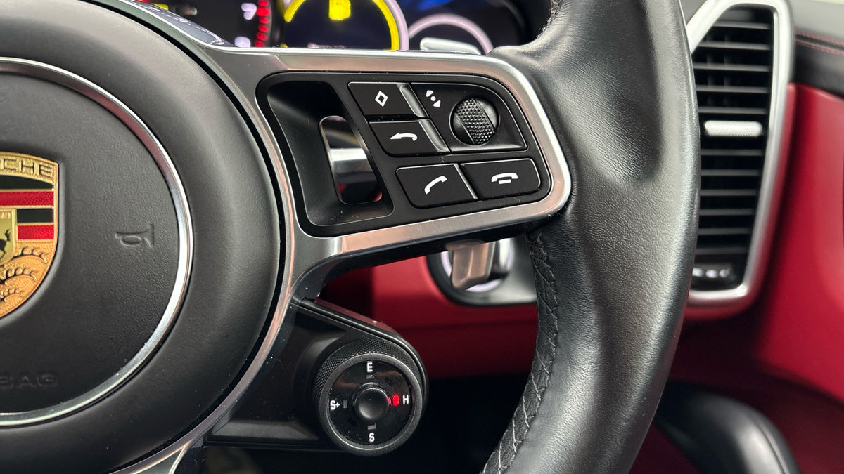 Porsche Cayenne Image 14