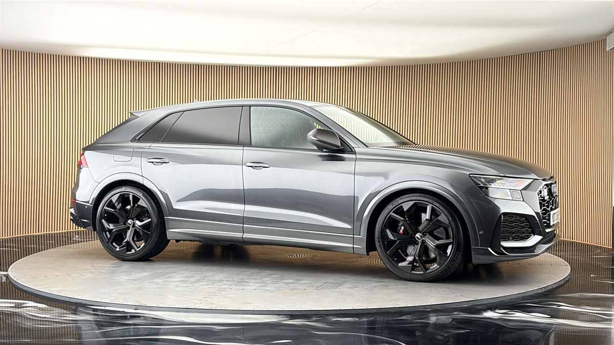 More views of Audi RSQ8