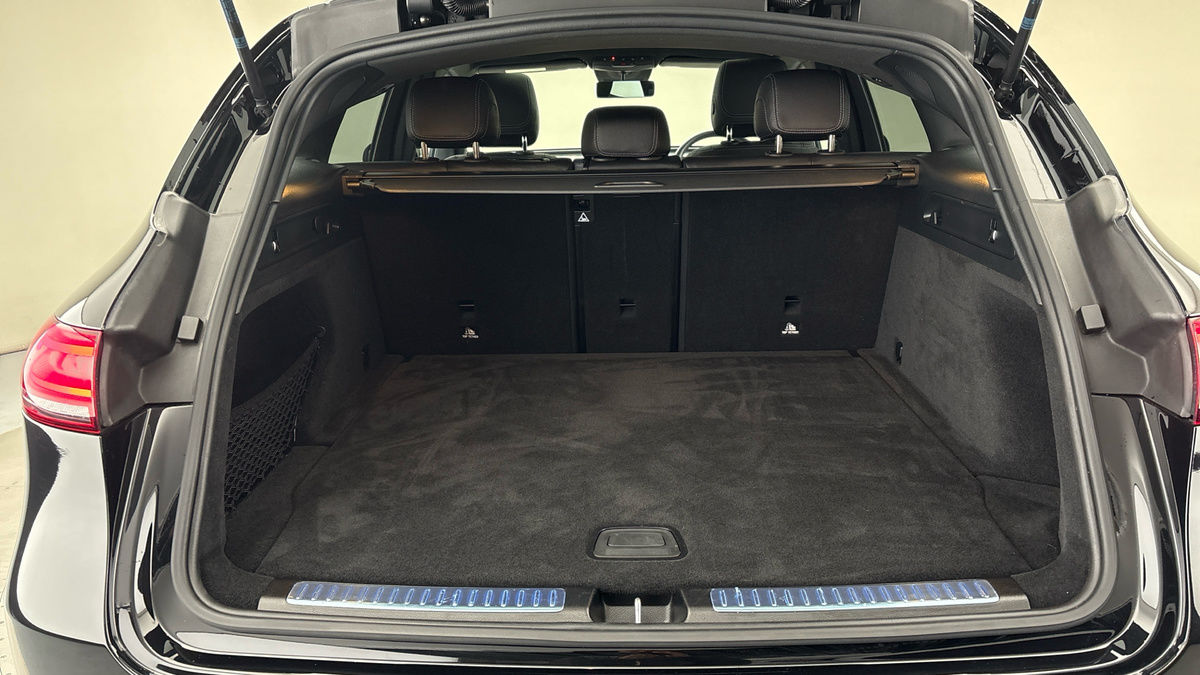 Mercedes-Benz EQC Image 11