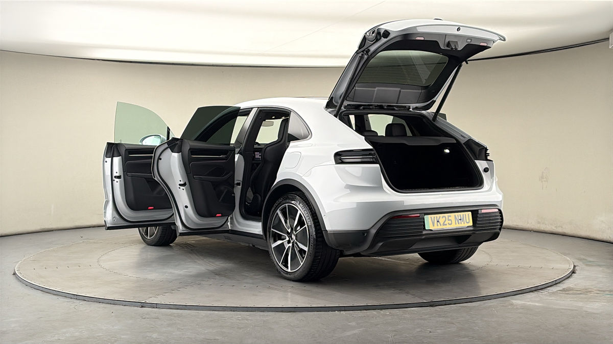 Porsche Macan Image 23