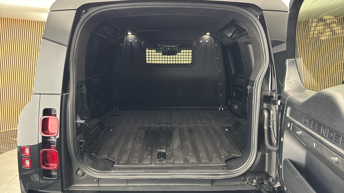 More views of Land Rover Defender 110