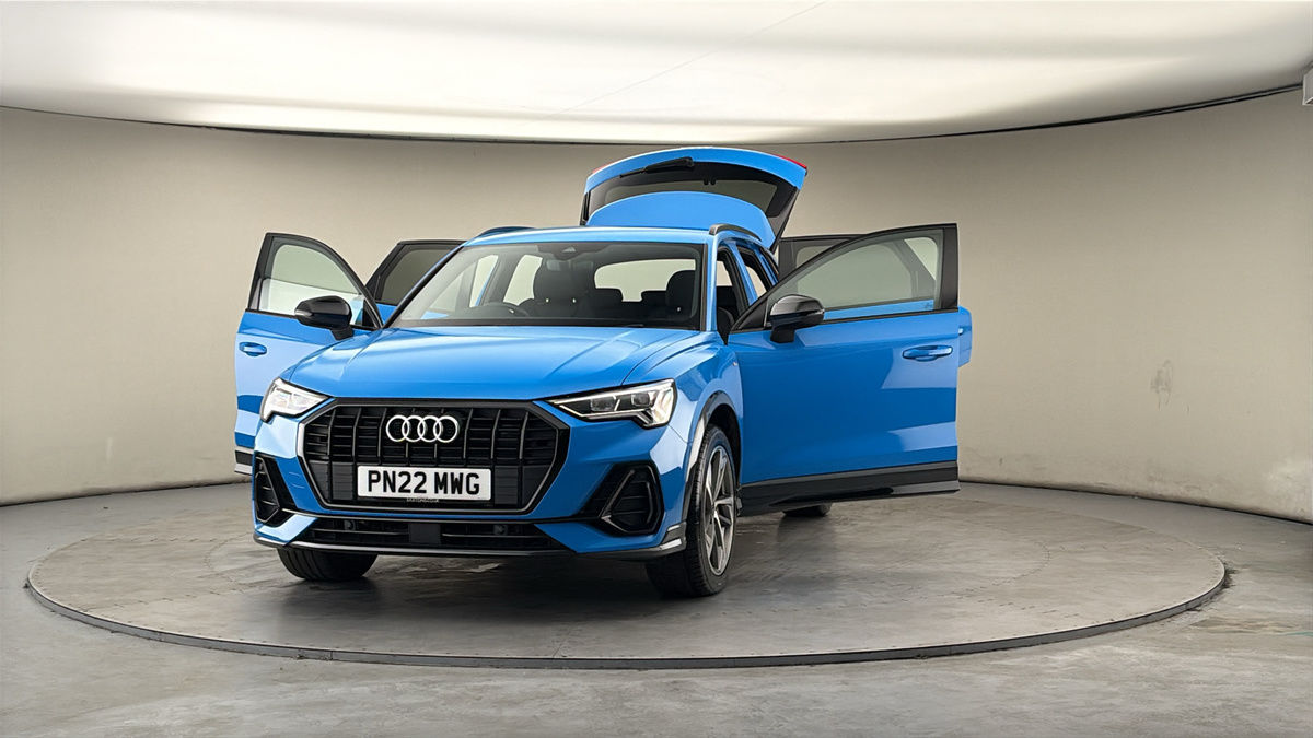 More views of Audi Q3