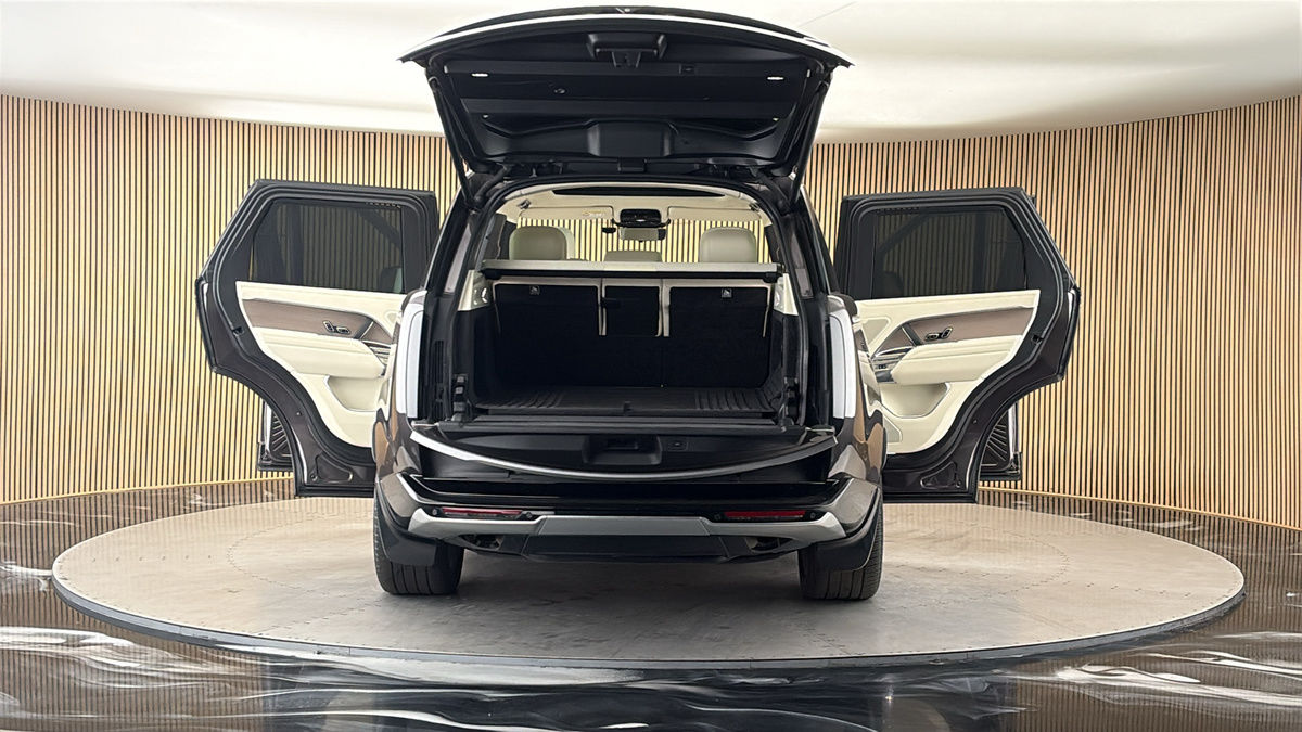More views of Land Rover Range Rover