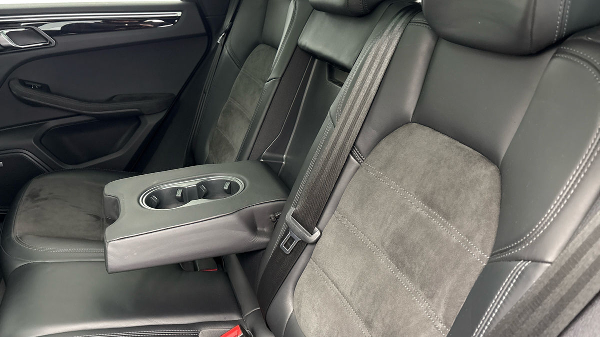 Porsche Macan Image 9