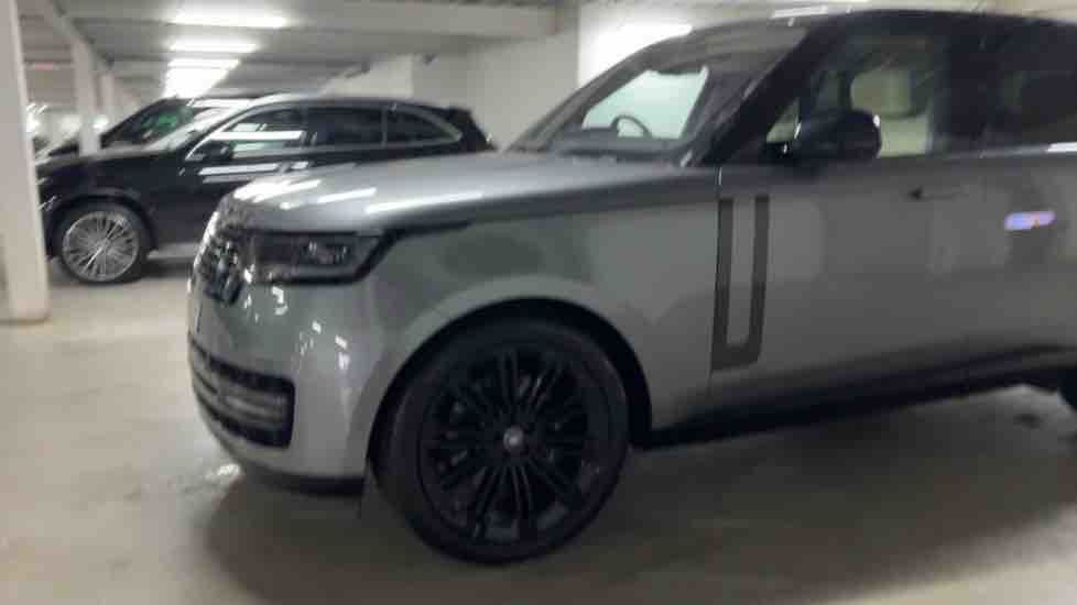 More views of Land Rover Range Rover