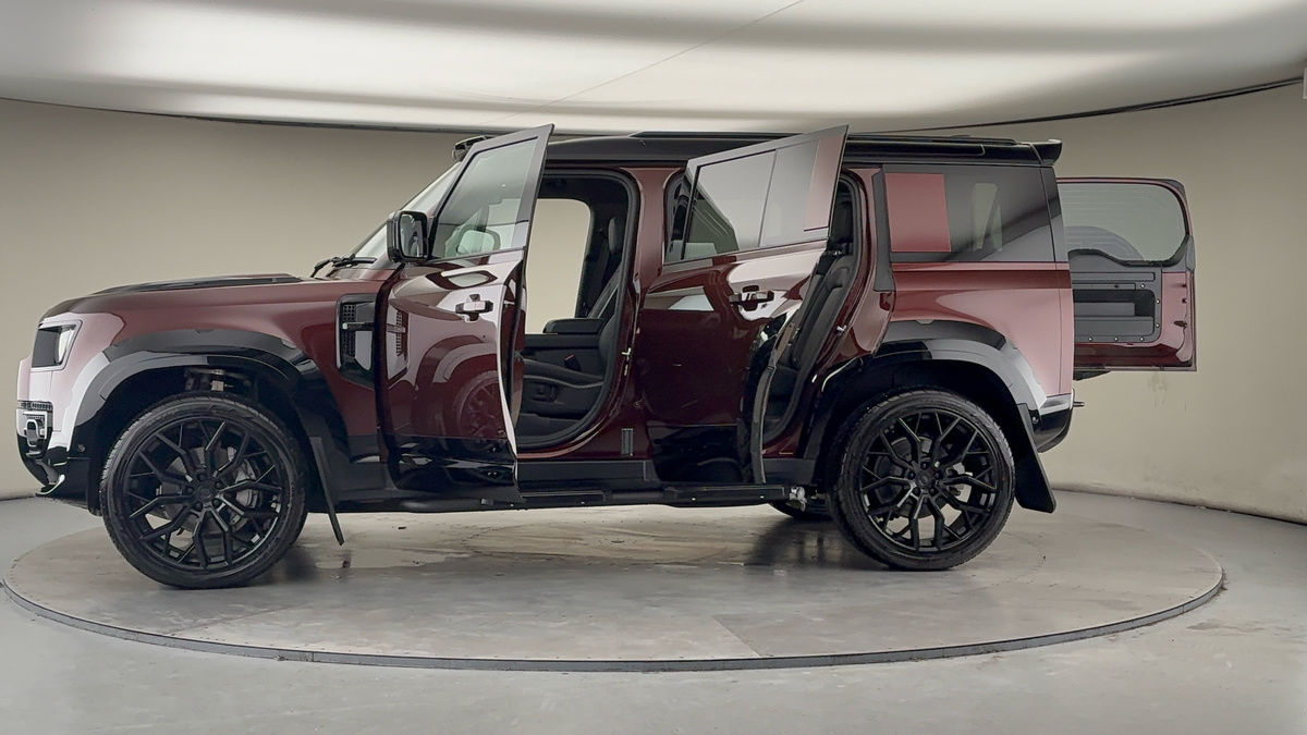 More views of Land Rover Defender 110
