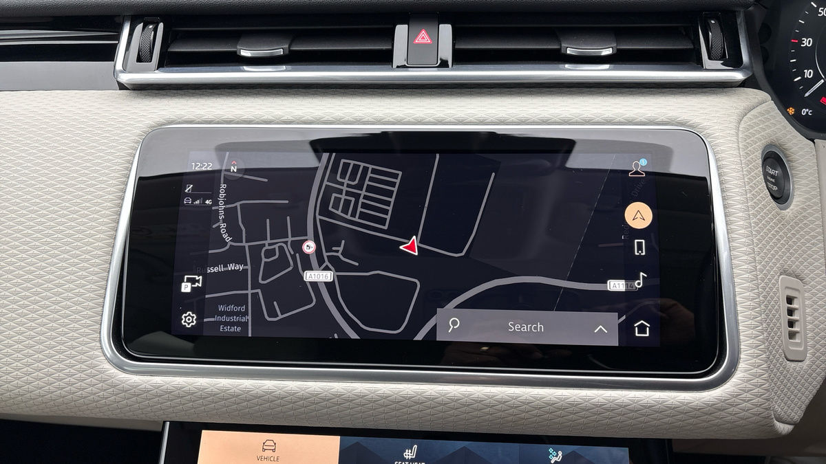 Land Rover Range Rover Velar Image 17