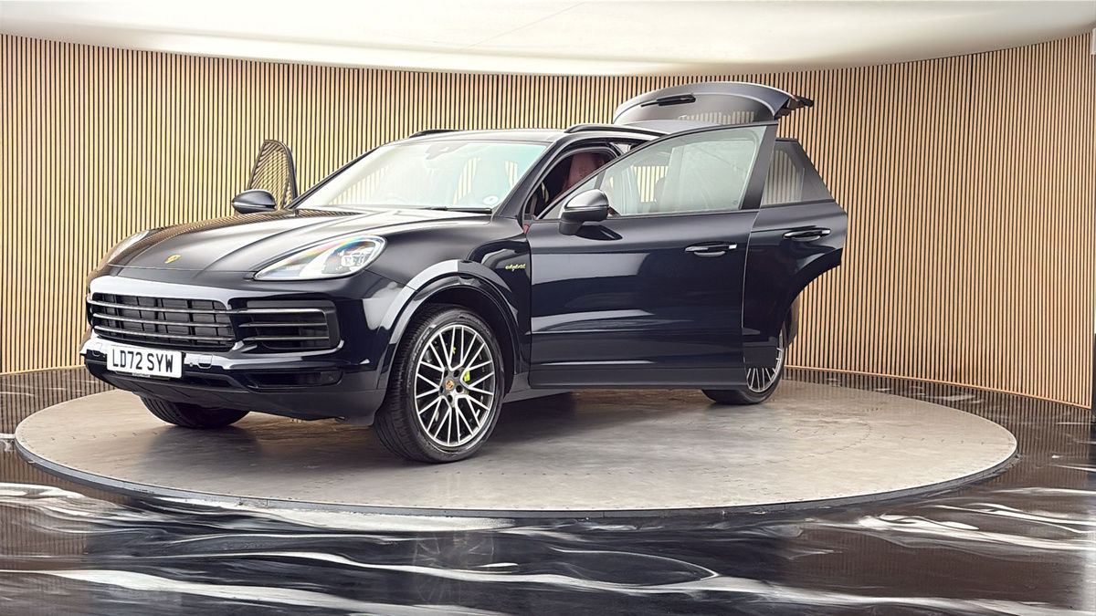 More views of Porsche Cayenne