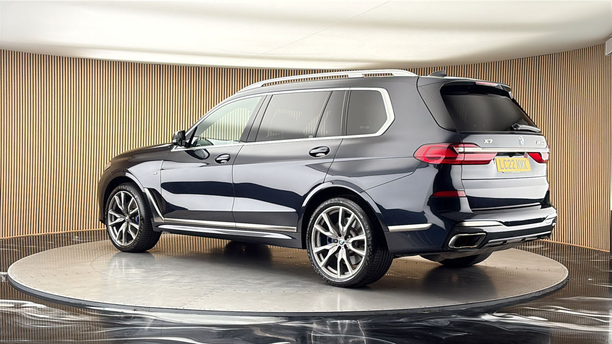 More views of BMW X7