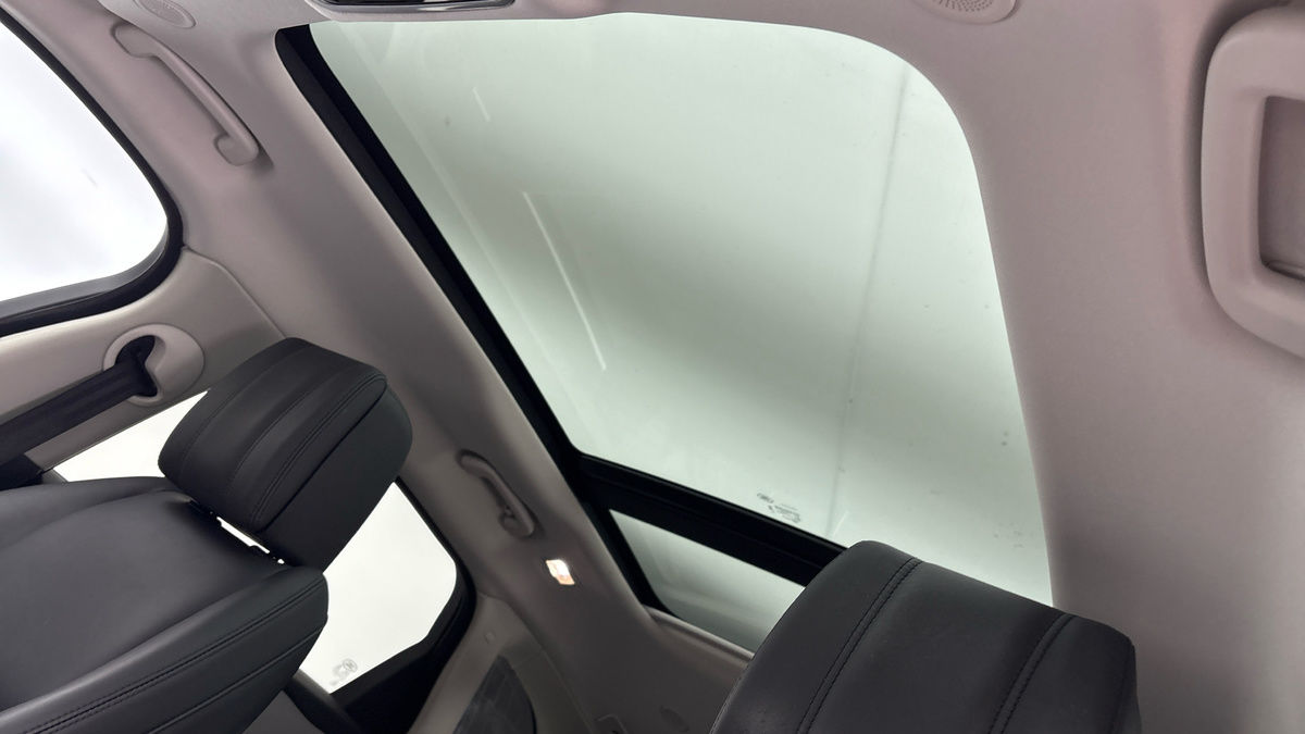 Land Rover Range Rover Velar Image 6