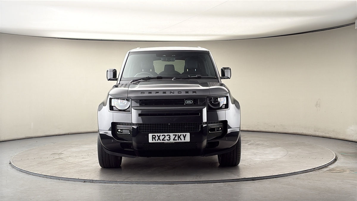 Land Rover Defender 110 Image 3