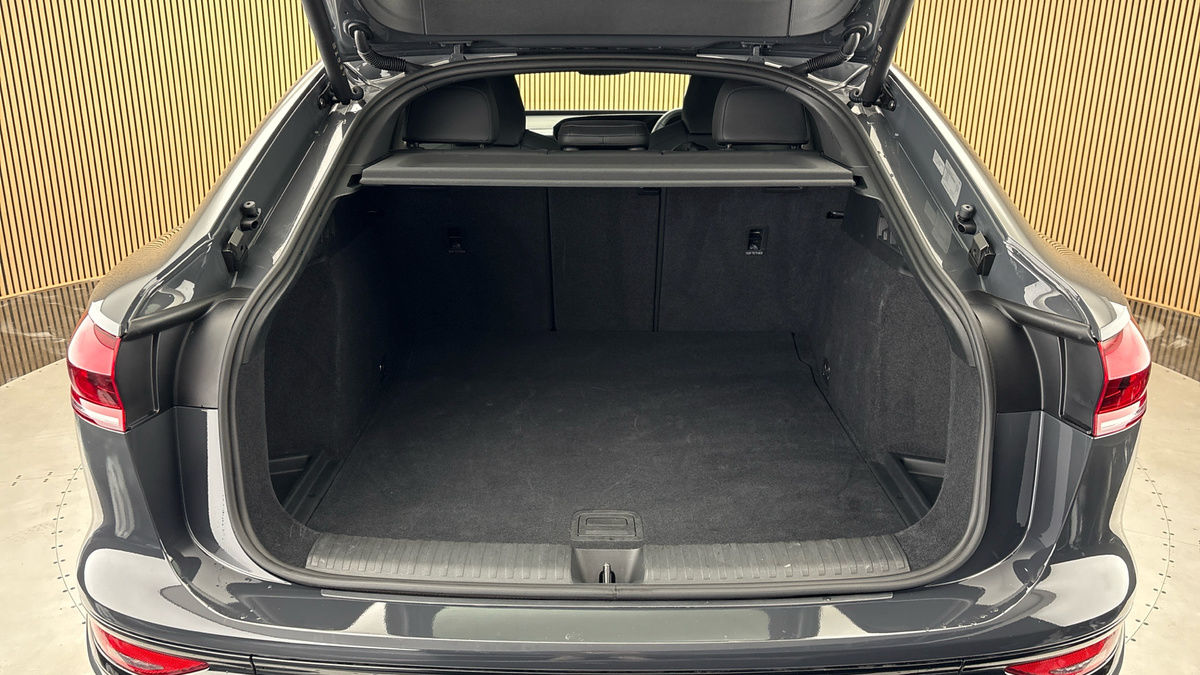 Audi Q6 e-tron Image 11