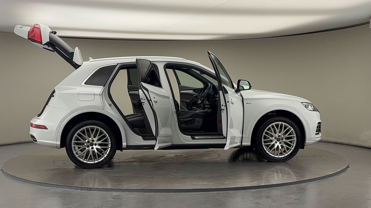 More views of Audi Q5