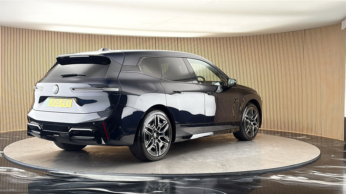 More views of BMW iX