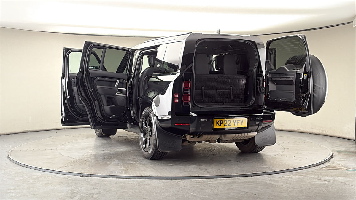 More views of Land Rover Defender 110