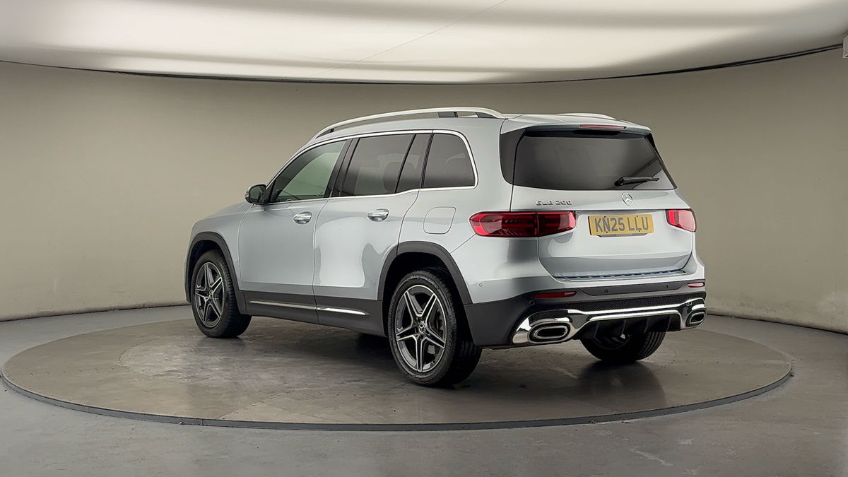 Mercedes-Benz GLB Image 2