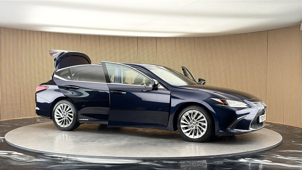 More views of Lexus ES