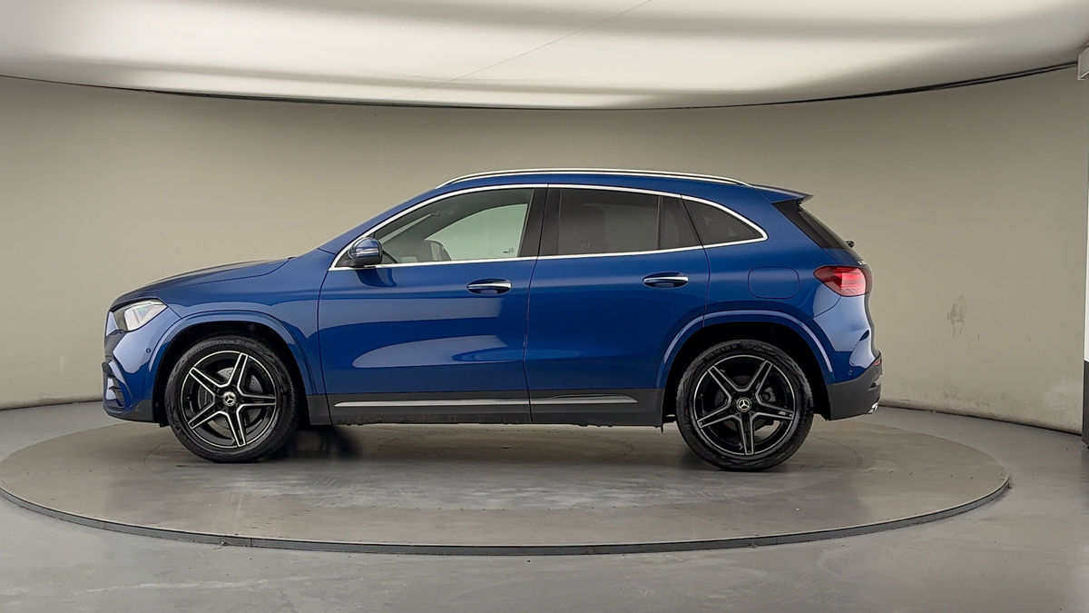 More views of Mercedes-Benz GLA
